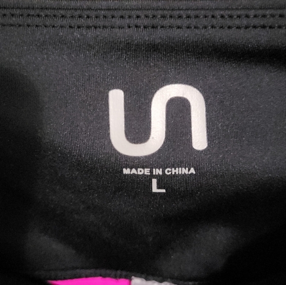 Urban savage bow 7/8 leggings. - Picture 5 of 5